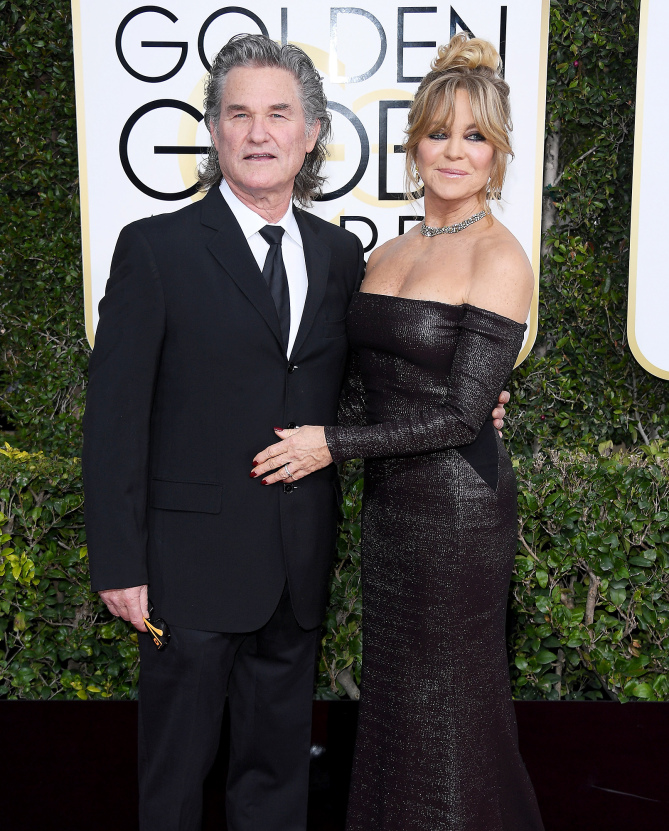 BEVERLY HILLS, CA - JANUARY 08: Kurt Russell and Goldie Hawn attend the 74th Annual Golden Globe Awards at The Beverly Hilton Hotel on January 8, 2017 in Beverly Hills, California. (Photo by Venturelli/WireImage)